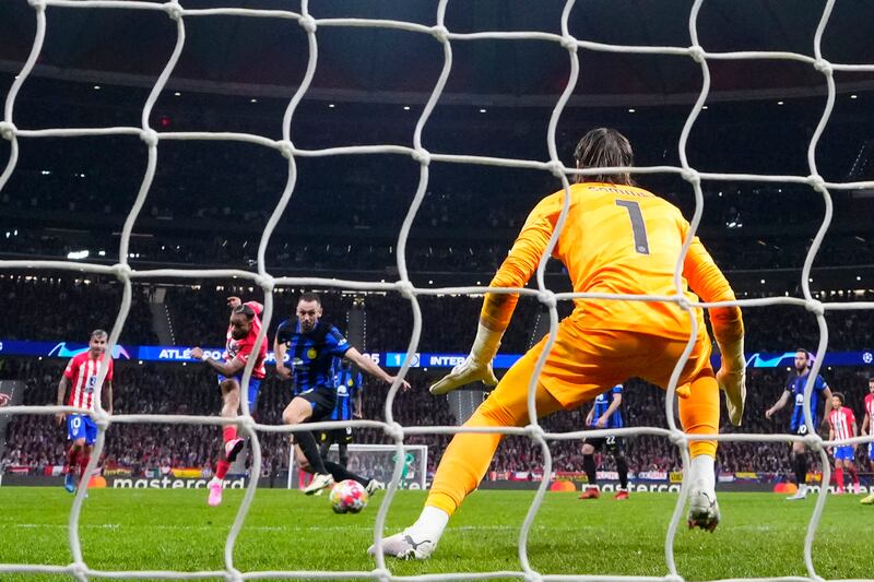 Depay gol Atletico Madrid Inter
