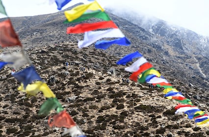 L'affollata strada che porta alla cima dell'Everest 11
