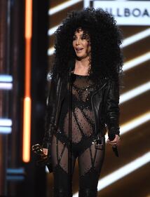 Inossidabile Cher: l'icona pop fa ancora parlare di sé a 70 anni 13