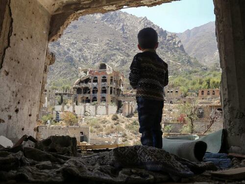 Yemen, un raid della coalizione a guida saudita ha causato oltre 100 morti