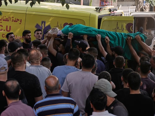 La Cisgiordania esplode. Israele prepara i raid