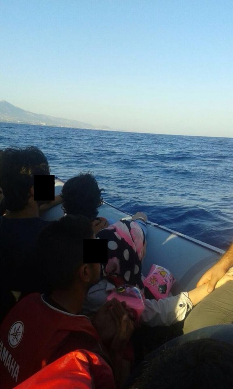 Le foto in esclusiva dai gommoni dei trafficanti 4
