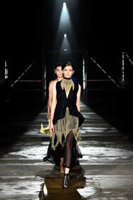 Le modelle sfilano alla Mercedes-Benz Fashion Week 2