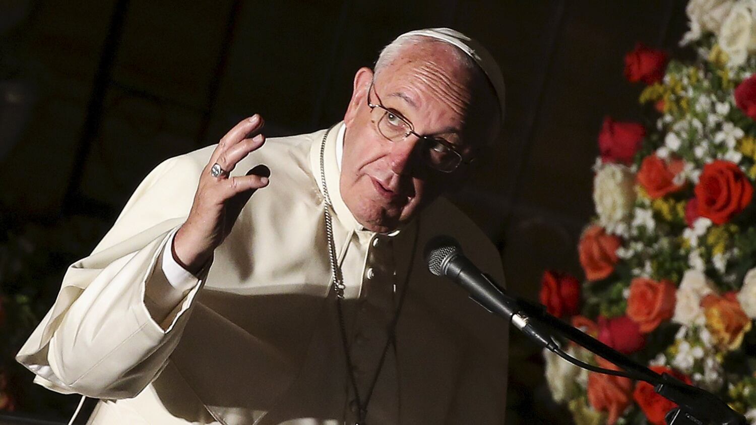 L'appello di papa Francesco: "Accogliere i buoni e i cattivi"
