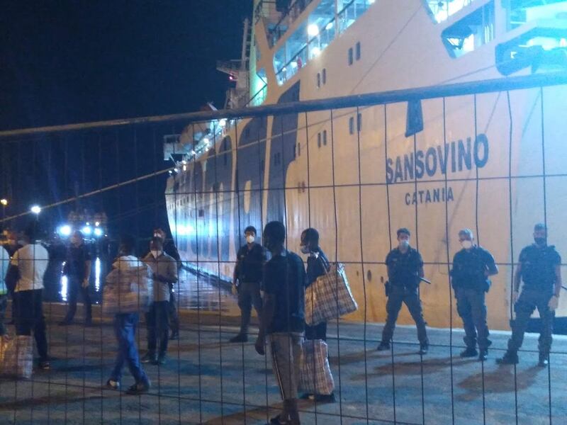 Migranti sbarcati