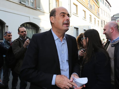 Prof sospesa, Zingaretti: "Torni subito al lavoro"
