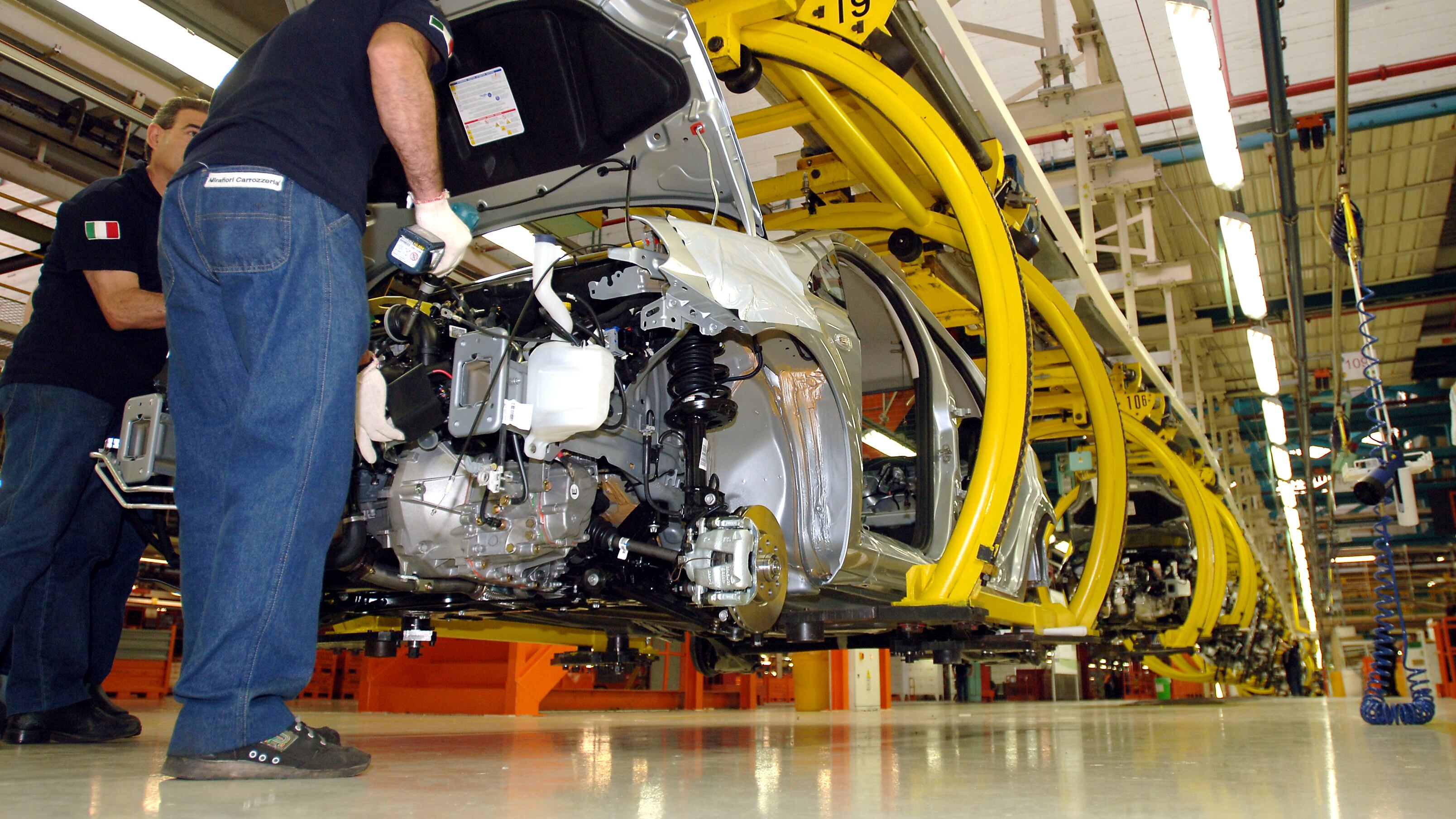Automotive tra dazi e regole green: "Effetto domino devastante, pagano i consumatori"