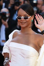 Rihanna, tatuaggi e smeraldi sul red carpet di Cannes 14