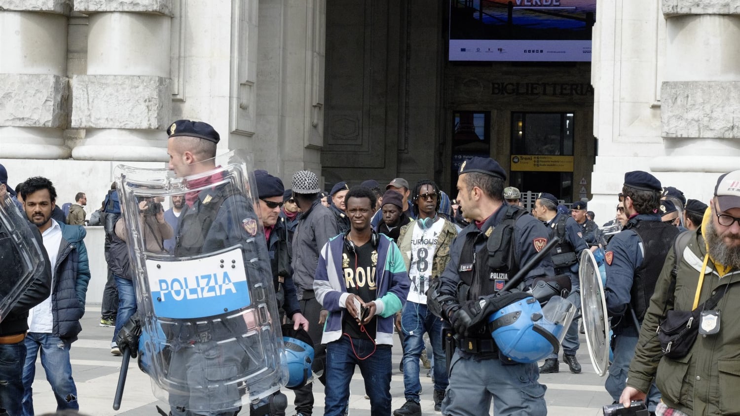 Vigili contro la questura per il blitz in Centrale: "Tagliati fuori da tutto"