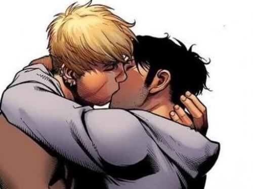 Brasile, sindaco di Rio contro il bacio gay degli eroi Avengers