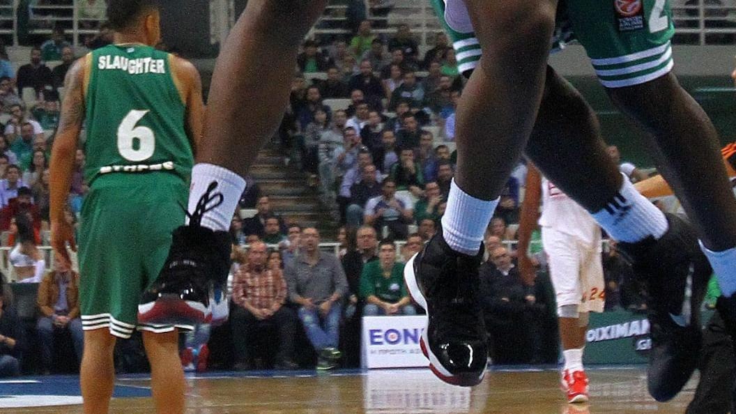 E intanto nel basket è 7 (ko) su 7. Armani compresa