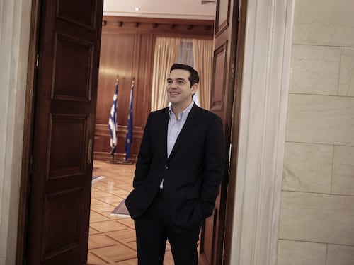 Tsipras sfida la Troika: luce gratis e cibo a 300mila famiglie