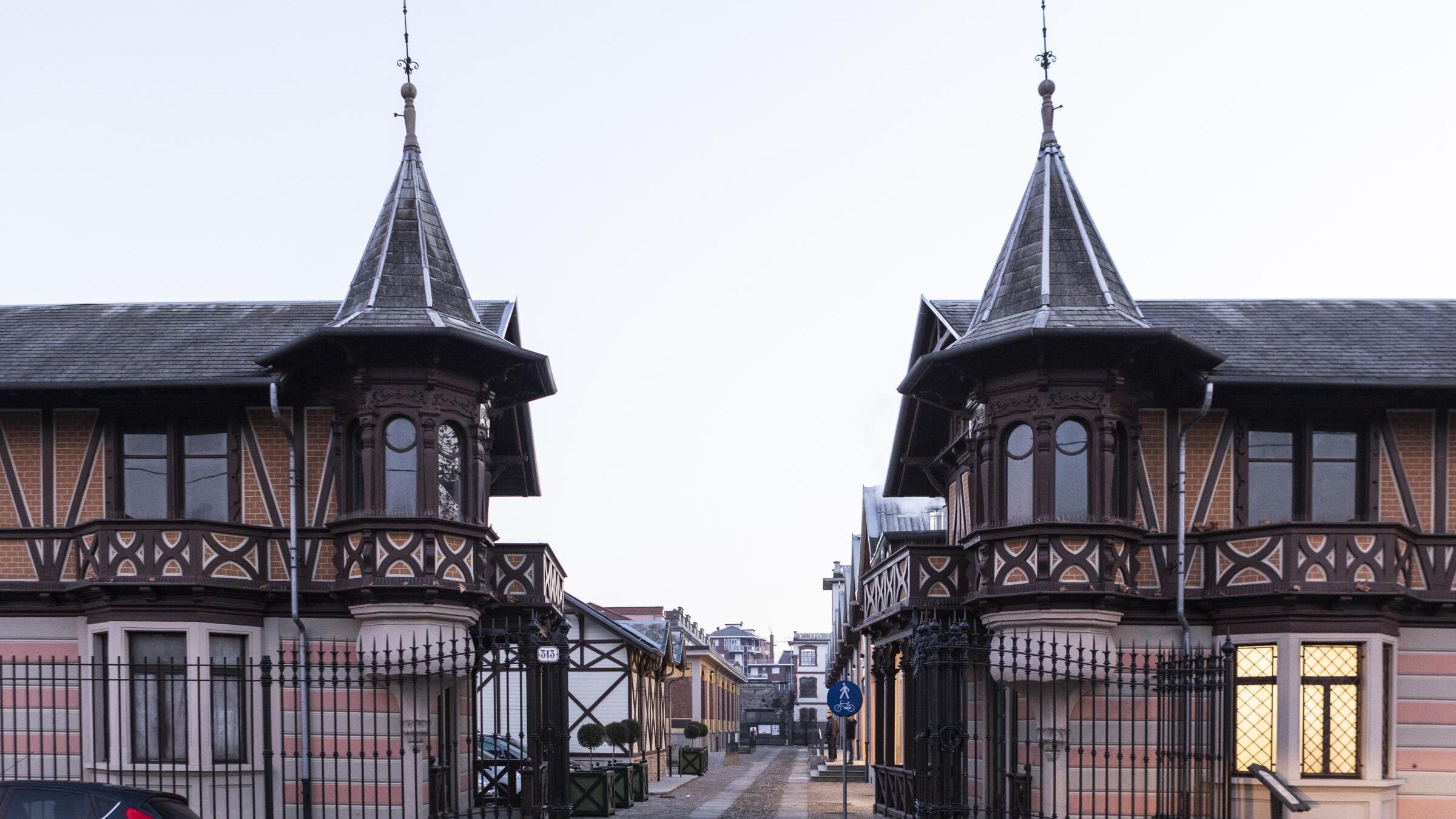 Il quartiere Leumann diventa il set per ambientare le storie di Nick Hornby