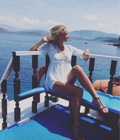 Mercedesz Henger sexy in bikini a fascia 17