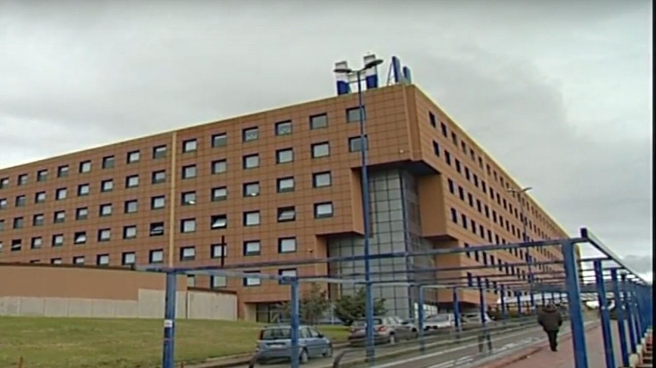 Soccorso da operatore del 118, lo pesta e tenta di accoltellarlo