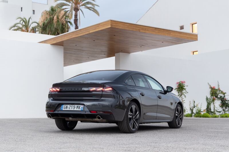 Nuova Peugeot 508 2023: guarda le foto 14