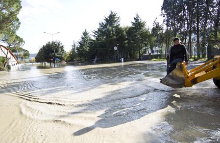 Oriveto, si ripuliscono le strade 6