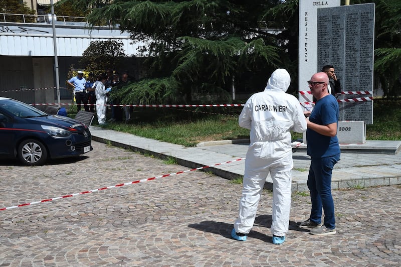 Orrore a Collegno (Torino), 81enne spara alla moglie e si uccide. Le immagini della scena 8