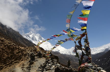 L'affollata strada che porta alla cima dell'Everest 1