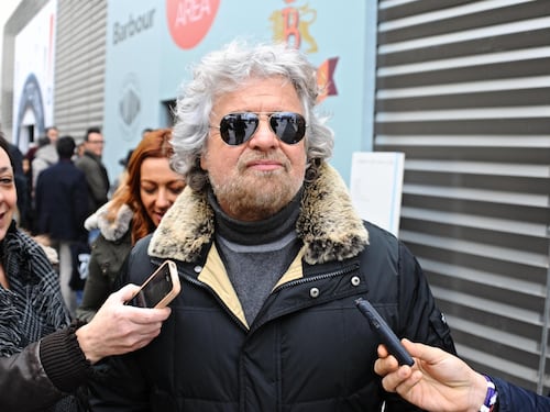 Intesa Renzi-Cav, l'ira di Grillo: "La profonda sintonia è una allucinazione"