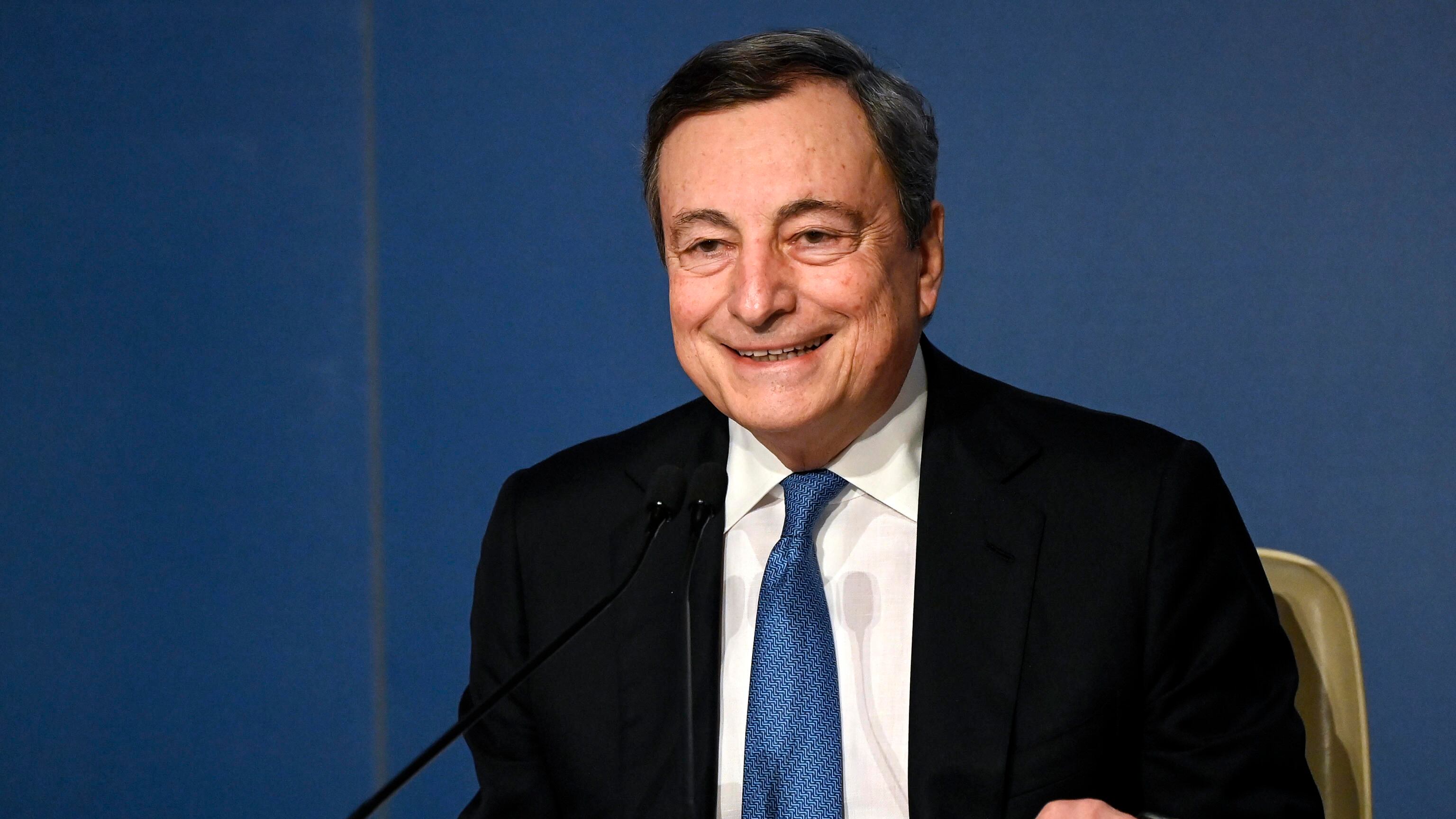 La conferenza per spiegare l'obbligo: quando parla Draghi