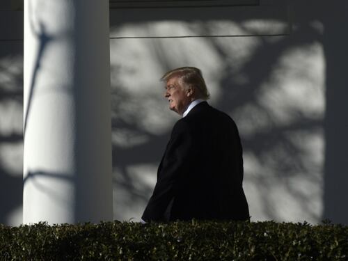 Trump: "Servono controlli sui migranti. Guardate i pasticci in Europa"