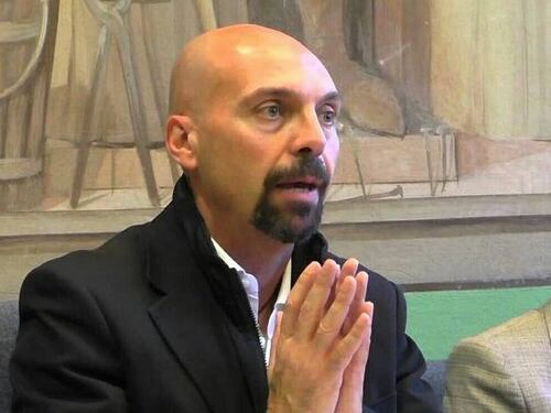 "Napoli è una fogna infernale". Ed è bufera sul sindaco di Cantù