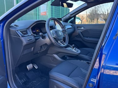 Renault Captur 1.8 E-Tech: guarda tutte le foto 16