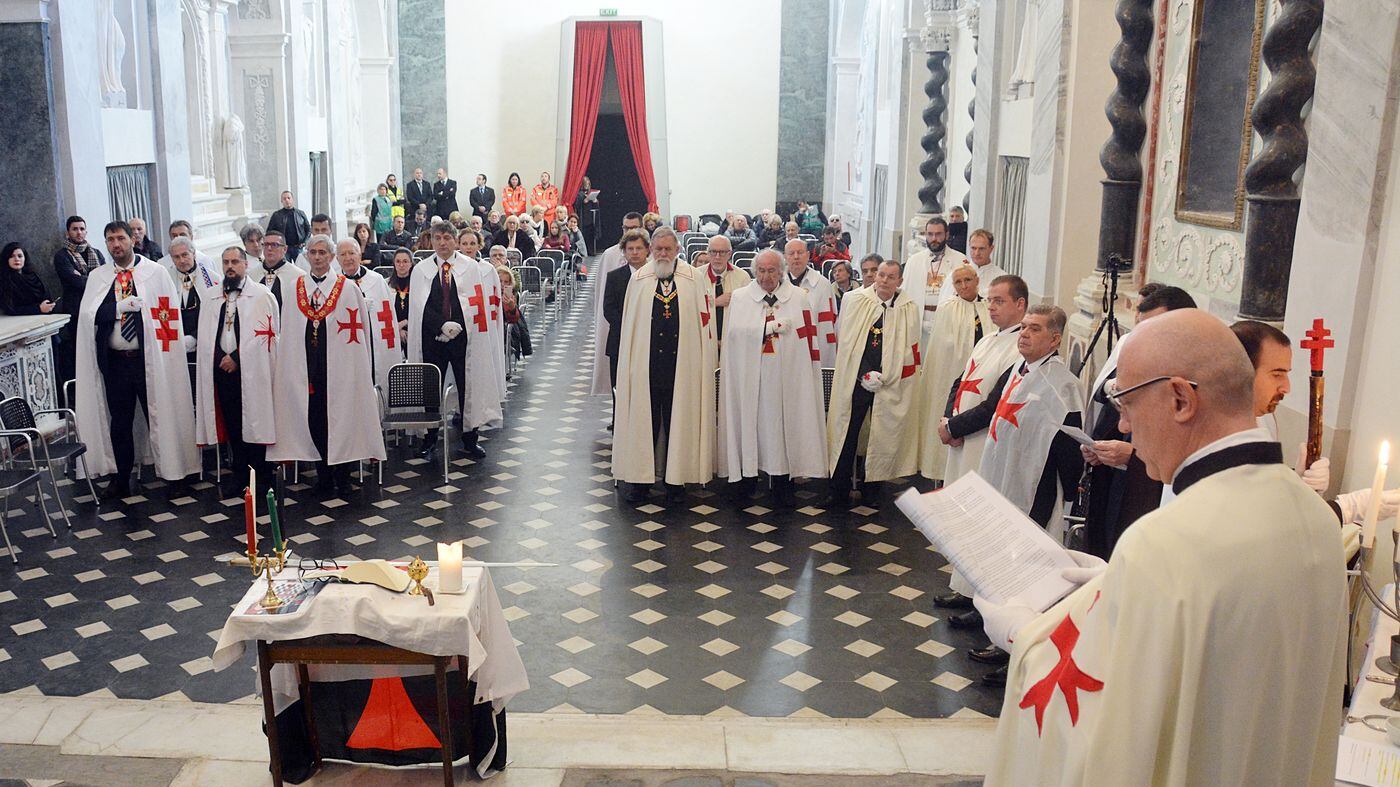Nella chiesa sconsacrata di Ventimiglia i Templari festeggiano 900 anni dell'Ordine