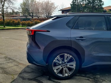 Subaru Solterra, le foto del primo fuoristrada 100% elettrico  12