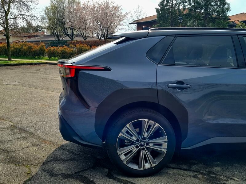 Subaru Solterra, le foto del primo fuoristrada 100% elettrico 12