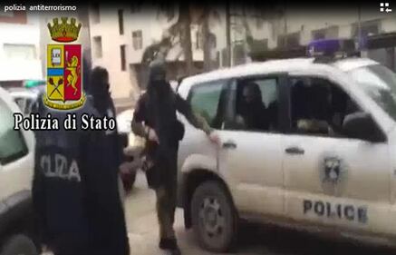 Il blitz anti-terrorismo a Brescia 1