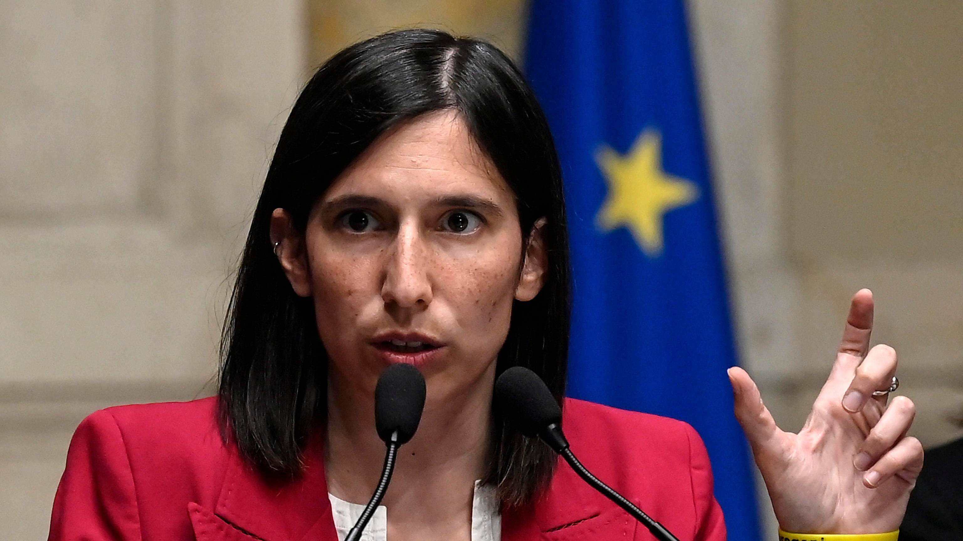 "Inconsistente e senza idee". Il sondaggio che gela la Schlein