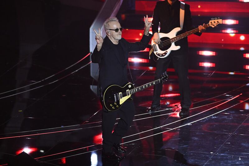 Sanremo 2024: ecco il look della quarta serata del Festival dei The Kolors 4