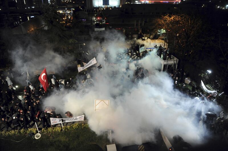 Turchia, scontri dopo il sequestro del quotidiano 7