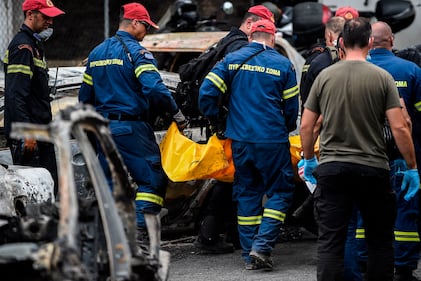 Mati, auto e case incenerite 1