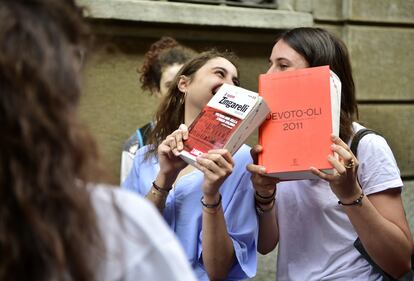 Gli studenti alla prima prova degli esami di Maturità 2019 6