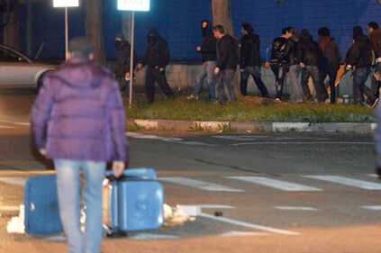Torino, guerriglia antagonista ai mercati generali 15