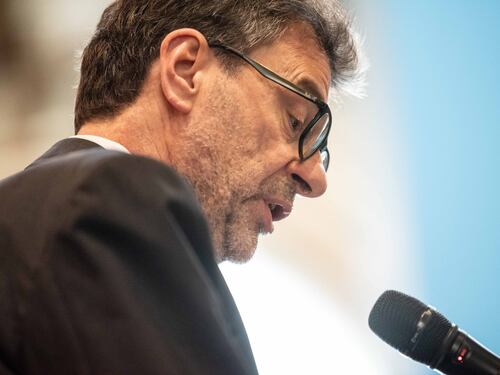 Giorgetti: "Non serve una manovra lacrime e sangue per ridurre il debito"