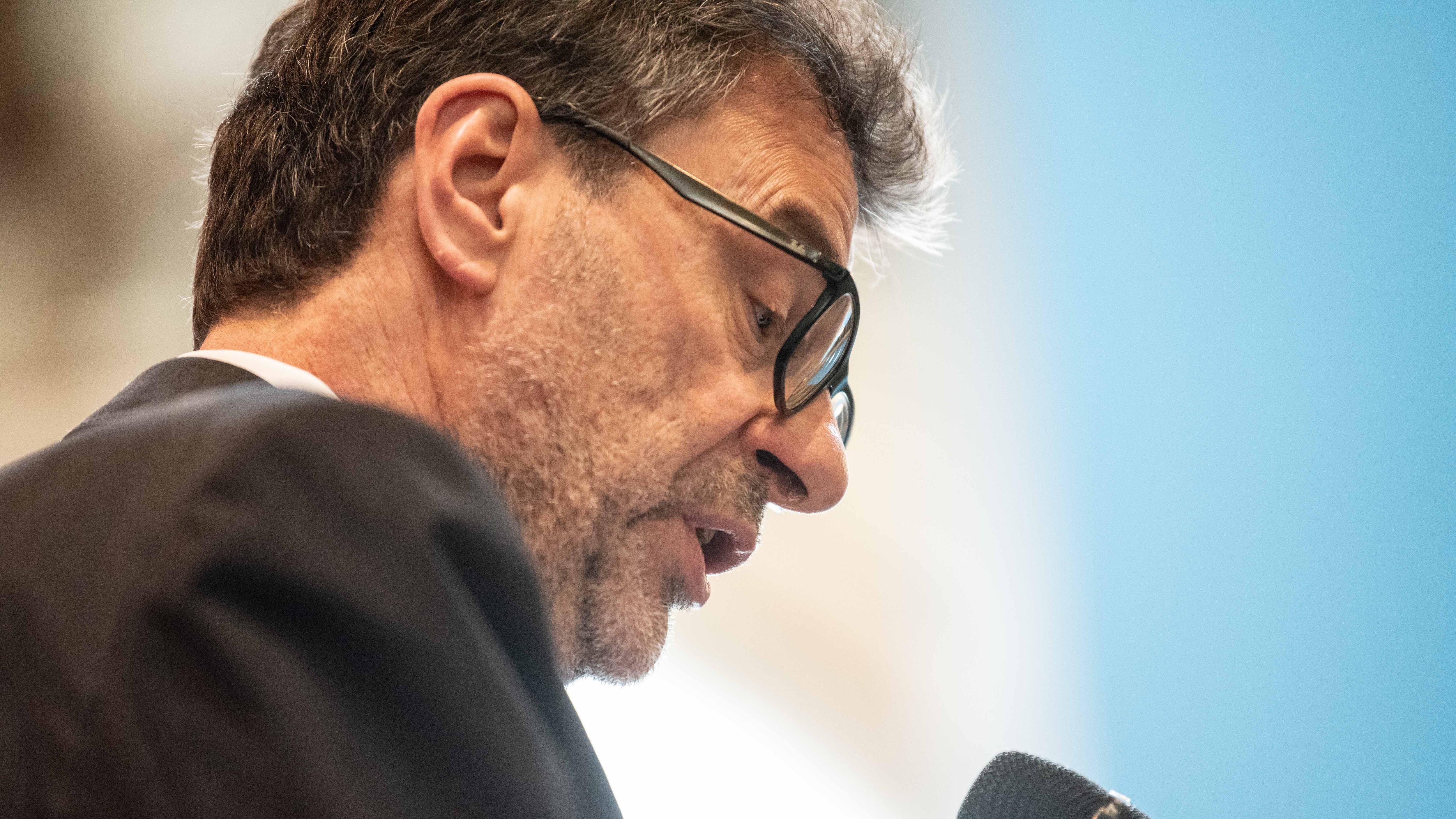 Giorgetti: "Non serve una manovra lacrime e sangue per ridurre il debito"