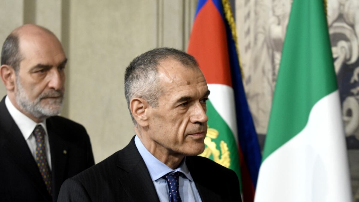 Lo spread balza sopra i 290 punti e ora Cottarelli avverte: "Ci costerà 5 miliardi"