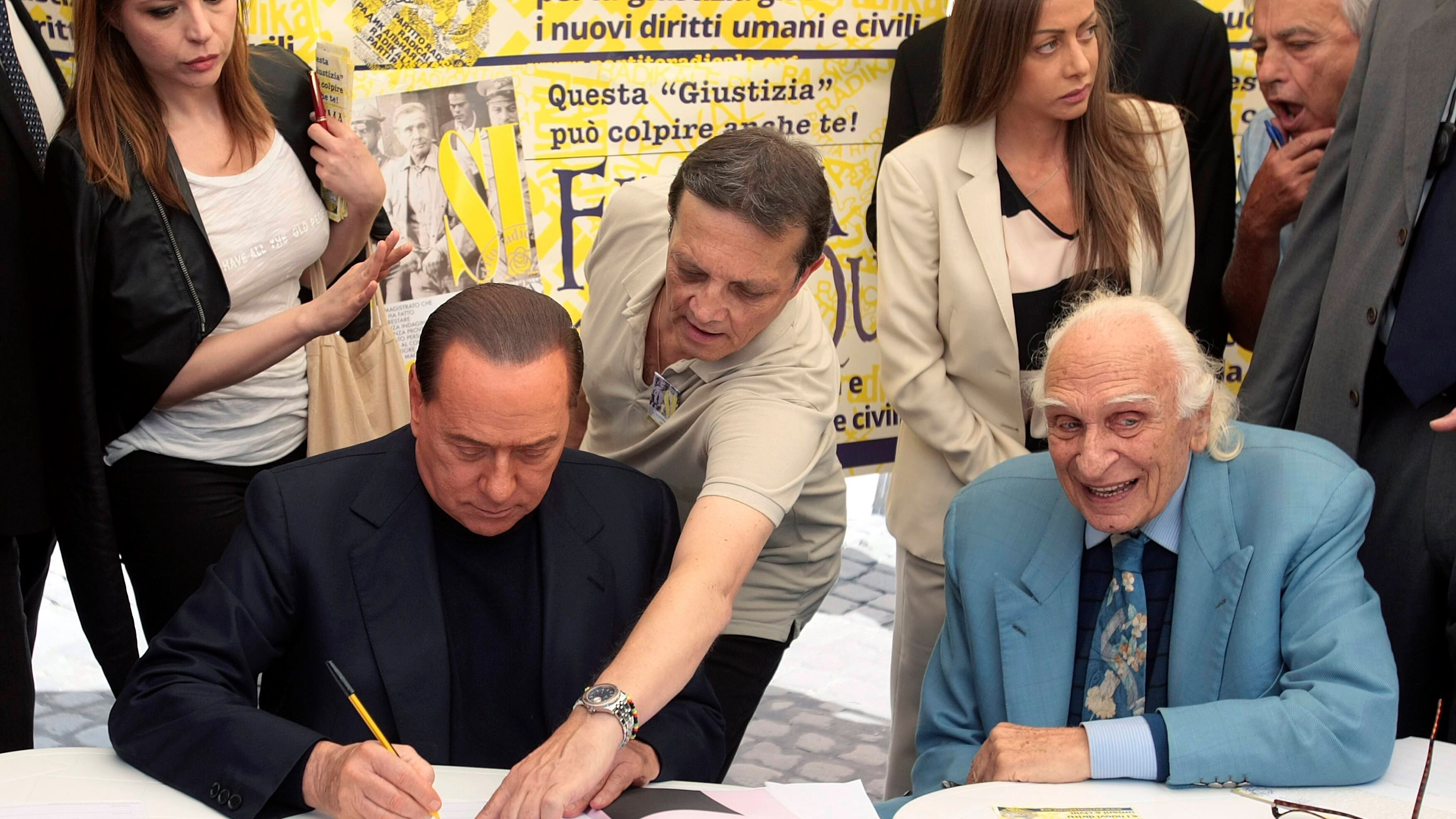 Chi ha paura della firma del Cavaliere