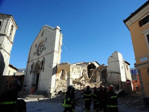 Terremoto, previsione del sismologo: "Può arrivare scossa più forte