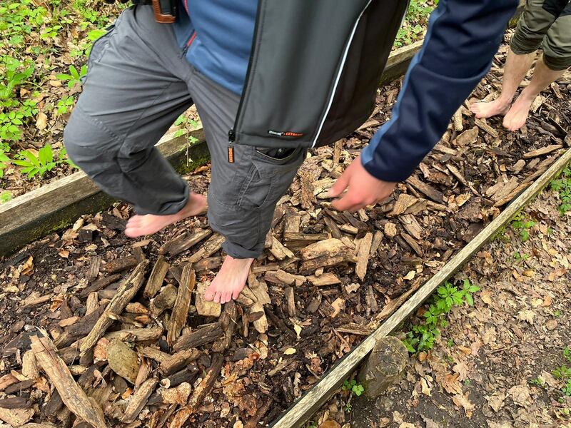 A piedi nudi tra natura e scienza: presentati i dati italiani che misurano gli effetti del barefooting 7