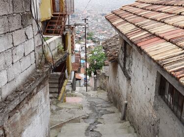 Turchia, scopre che è incinta e uccide la figlia 17enne