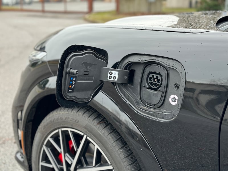 Ford Mach-E GT 2024: guarda il VIDEO in pillole del SUV sportivo elettrico 8