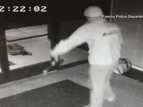 California, balla il moonwalk dopo il colpo e viene identificato
