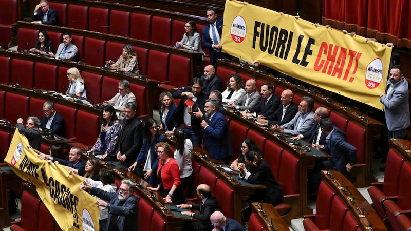 L’ipocrisia della sinistra. Nega le chat sui Cpr ma voleva quelle di Fdi
