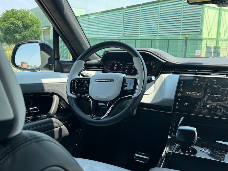 Range Rover Sport SV: guarda le foto 10
