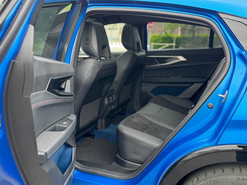 Renault Rafale plug-in: guarda la gallery del suv da 300 CV 13